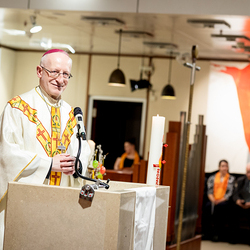 Weihe Altarbild AKH / Erzdiözese Wien/ Schönlaub, Stephan Schönlaub