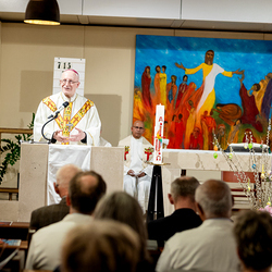 Weihe Altarbild AKH / Erzdiözese Wien/ Schönlaub, Stephan Schönlaub