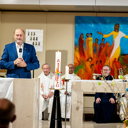 Weihe Altarbild AKH / Erzdiözese Wien/ Schönlaub, Stephan Schönlaub